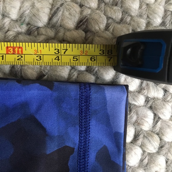 Lululemon - blue/black camouflage print - Picture 5 of 6
